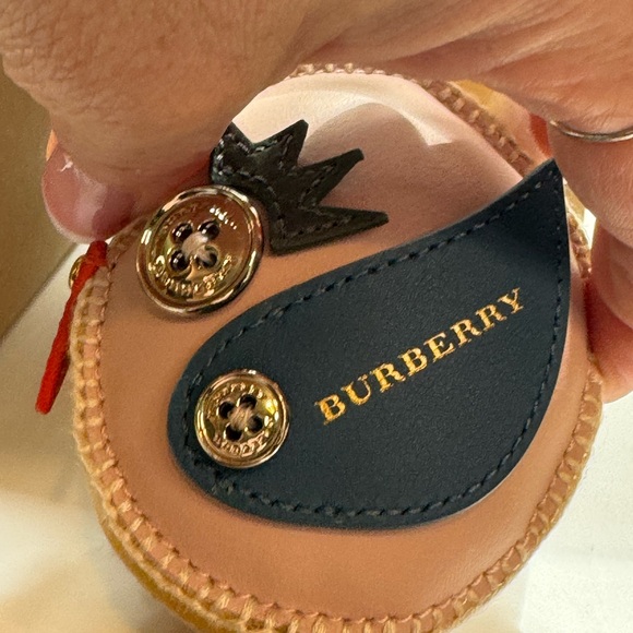 NWT Burberry Larch Yellow Derek The Bird Leather Charm - Picture 4 of 10